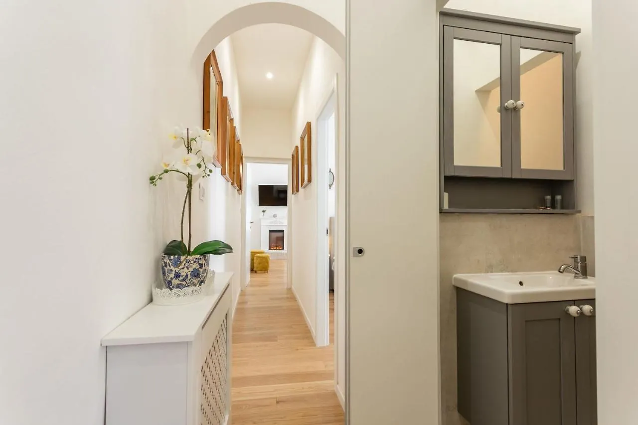 Pearl Of Florence By Halldis Apartment
