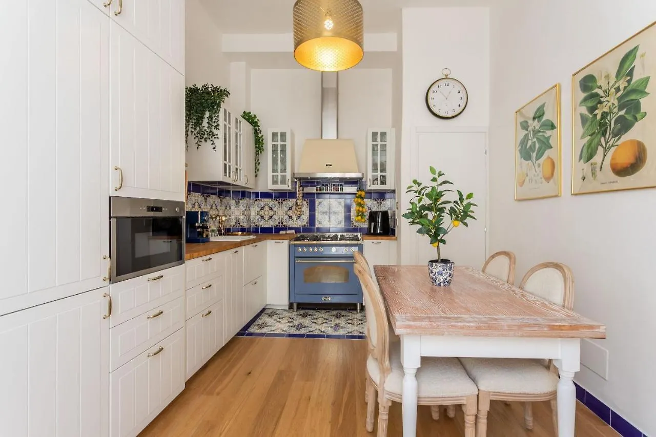 Apartment Pearl Of Florence By Halldis